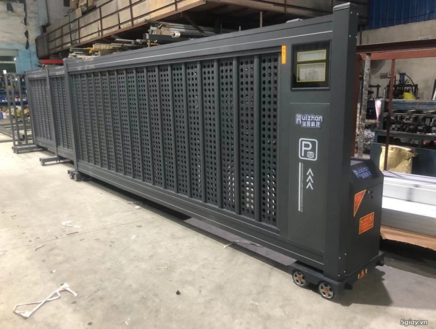 Cổng xếp phân đoạn- HCM