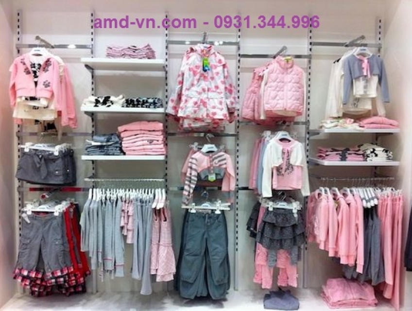 Hướng dẫn thi công Shop trẻ em trang trí đẹp tuyệt bằng thanh ray gắn