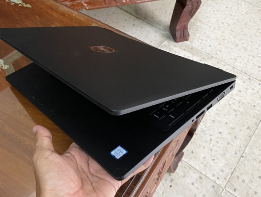 Dell Latitude 15.6" trùm VP, Code, Kế toán,... là đây