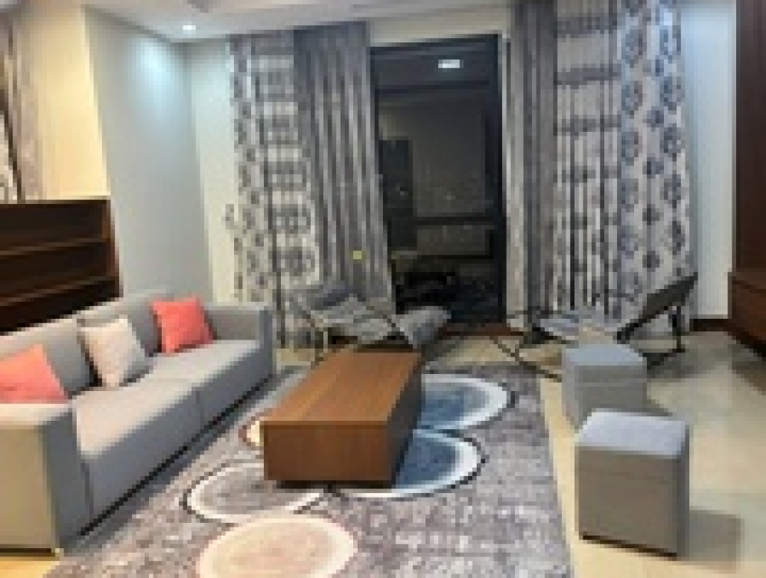 Cho thuê căn hộ R1 Royal city- 150m2, 3 PN, Nội thất mới 100%