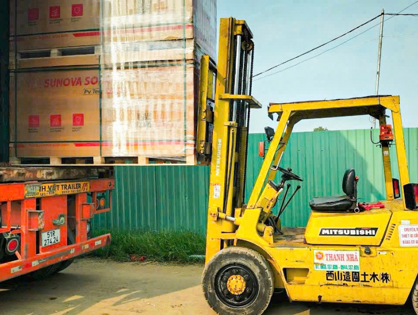 Cho thuê xe nâng hỗ trợ đóng rút cont theo ca