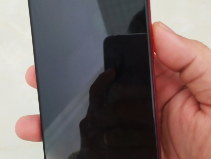 Oppo F9 đỏ còn bảo hành 5 tháng