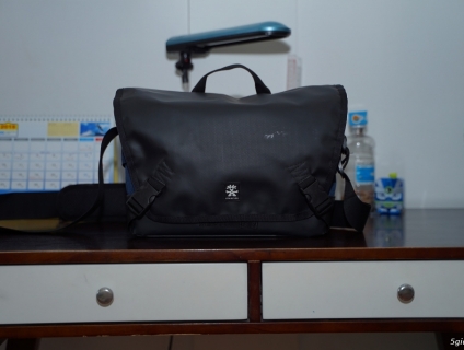Crumpler, Simple  Carry