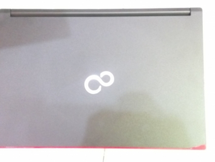 Cần bán Laptop Fujitsu Lifebook E547 i5
