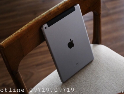 [HOT] - iPad 2018 Gen6 128gb GREY 4G zin đẹp BH Apple dài .. End 22h59 -21/6/2019