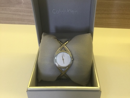 Đồng hồ ck nữ Enlace Silver Dial Bangle K2L23120