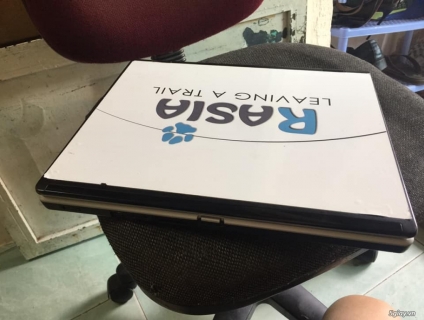 Laptop Giá rẻ phổ cập tin học đây nhé mn