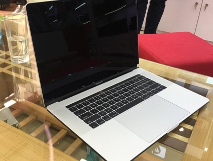 Macbook Pro MPTV2 2017 Core i7/ Ram 16Gb/ SSD 512Gb/ Màn 15.4" Silver