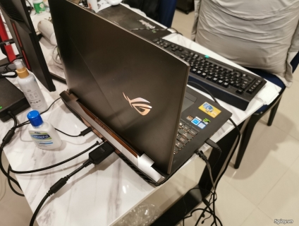 Asus CHimera Core i7-7820HK/Ram32GB/SSD:512GB,HDD:1TB/GTX 1080/144hz