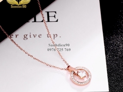 Dây chuyền titan mặt tròn viền đá 810