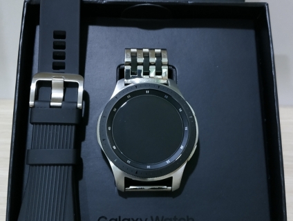Samsung galaxy watch 46 likenew