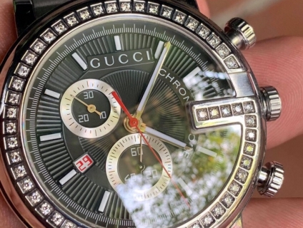 Đồng hồ guuuu vành kim cương