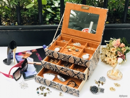 Hộp da lót nhung, tiện dụng, sang trọng VISTA