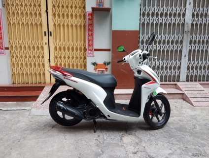 Honda Vision 110 màu trắng đỏ chính chủ 2020