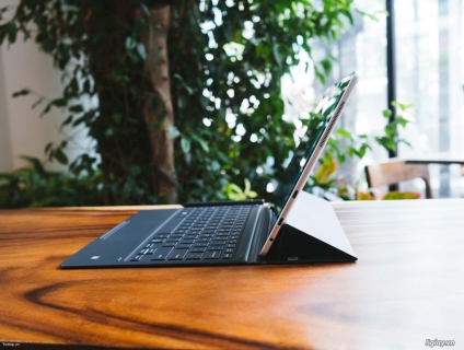 Samsung Galaxy Book 12" max options (i5, 8GB, 256GB, Wifi + 4G LTE)