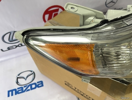 Cặp đèn pha Toyota Camry