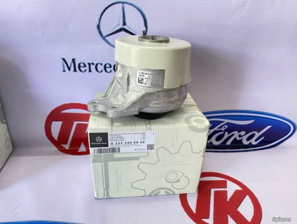 chân máy Mercedes-benz GLC250