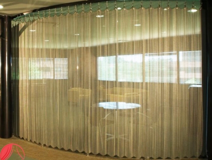 Rèm kim loại làm cho không gian sống và làm việc của bạn trở nên khác