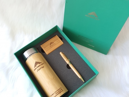 Bộ quà tặng kèm khi khách hàng mua điện thoại !