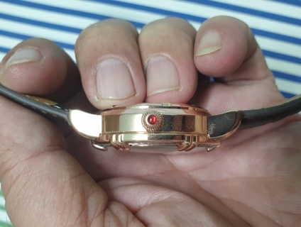 Dong ho President Nga san xuat , moi gan nhu 100% , may co tu dong ,