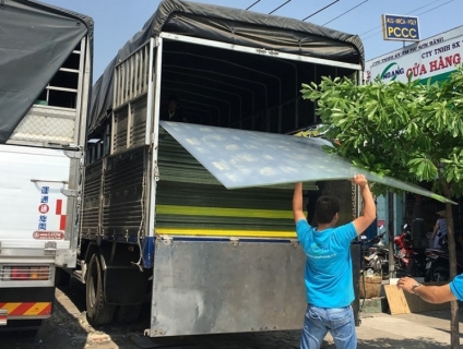 Tấm lợp lấy sáng polycarbonate loại nào tốt? giá bao nhiêu?