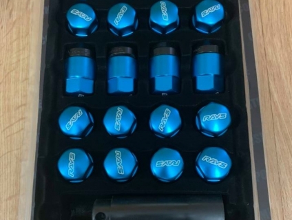 Ôc màu trang trí xe hơi thương hiệu RAYS 1 bộ 20con + tuýp mở.