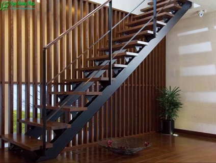 Làm cửa sắt,cầu thang sắt tại TP HCM giá rẻ LH 0896486968