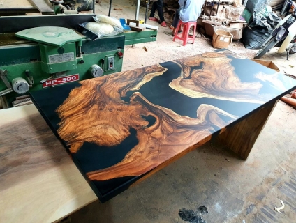 BÀN EPOXY GỖ ME TÂY