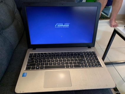 Laptop Asus i3/4gram/464G hdd