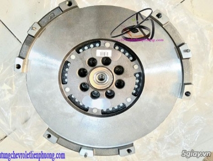 Bánh đà xe colorado chính hãng