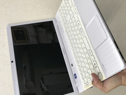 Laptop Sony i5 hệ 2 ram4g ssd128g máy zin đẹp máy nhật.