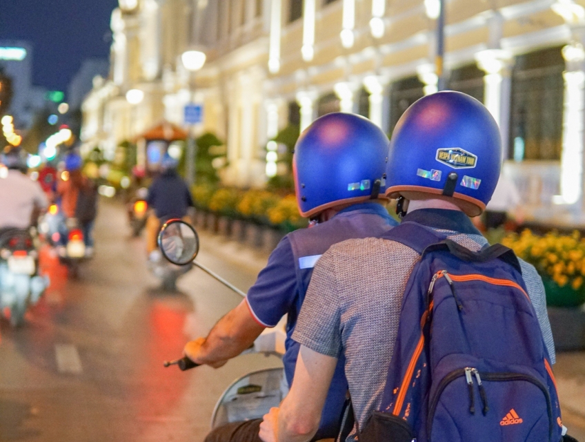 VESPA TOUR– VINTAGE VESPA SAIGON FOODIE & BEER