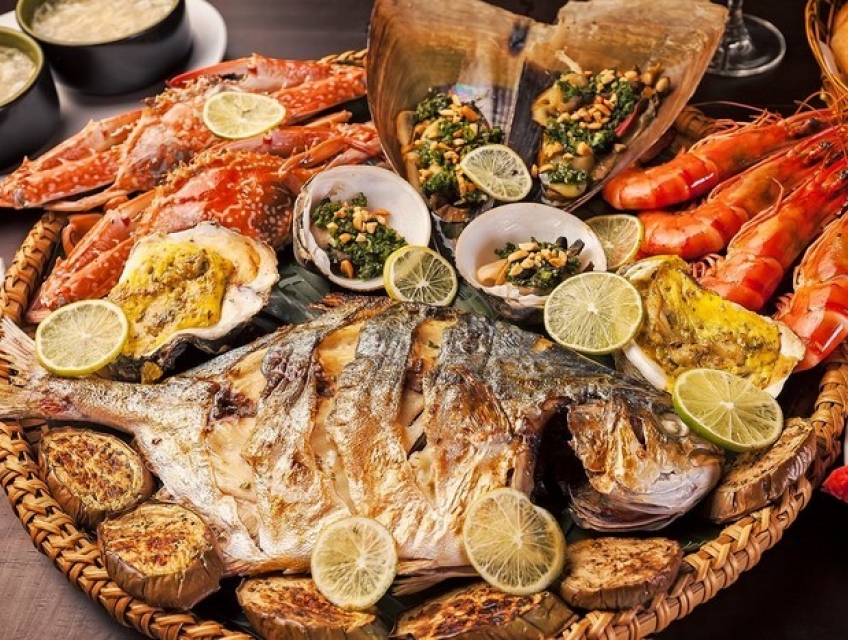 Ăn hải sản nên uống gì và không nên uống gì?