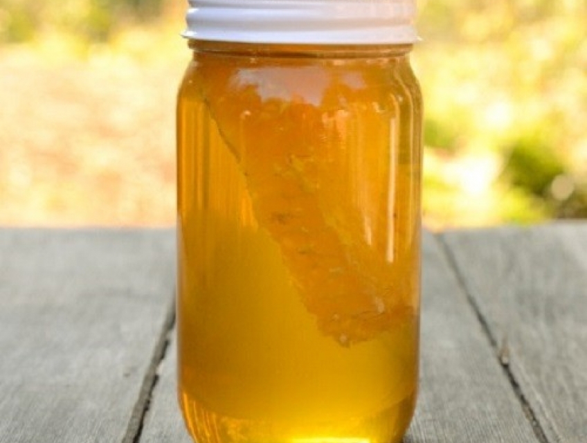 Cách phân biệt mật ong rừng và ong nuôi