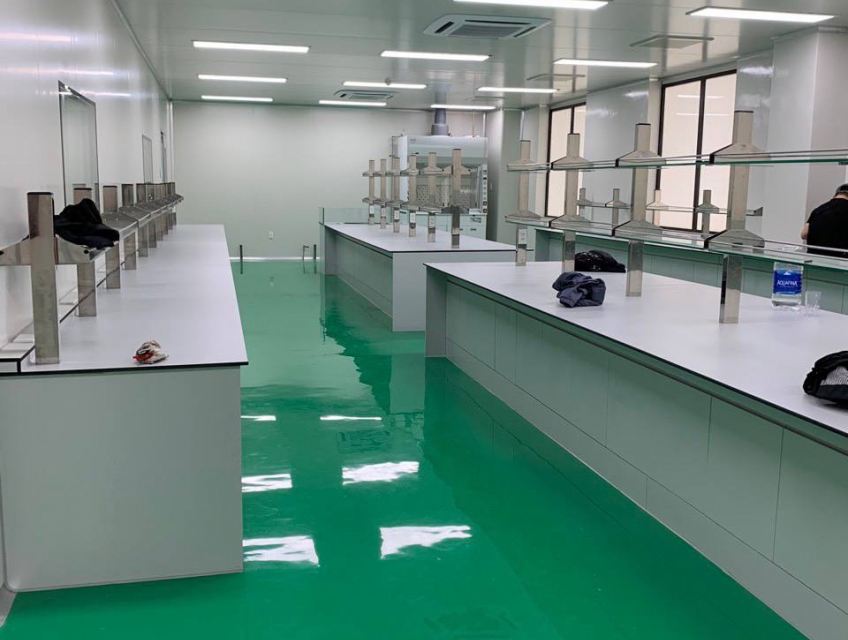 Những mẫu bàn thí nghiệm trung tâm tốt nhất 2023 tại Tân Thịnh