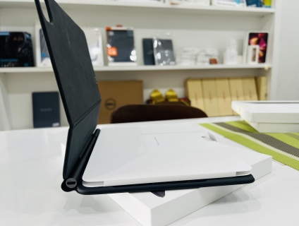 Bàn phím Magic keyboard cho iPad 11inch Likenew chỉ từ 4tr000