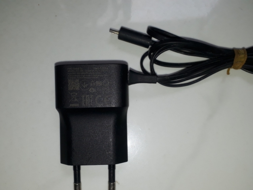 15 ổ cứng và 12 cục sạc