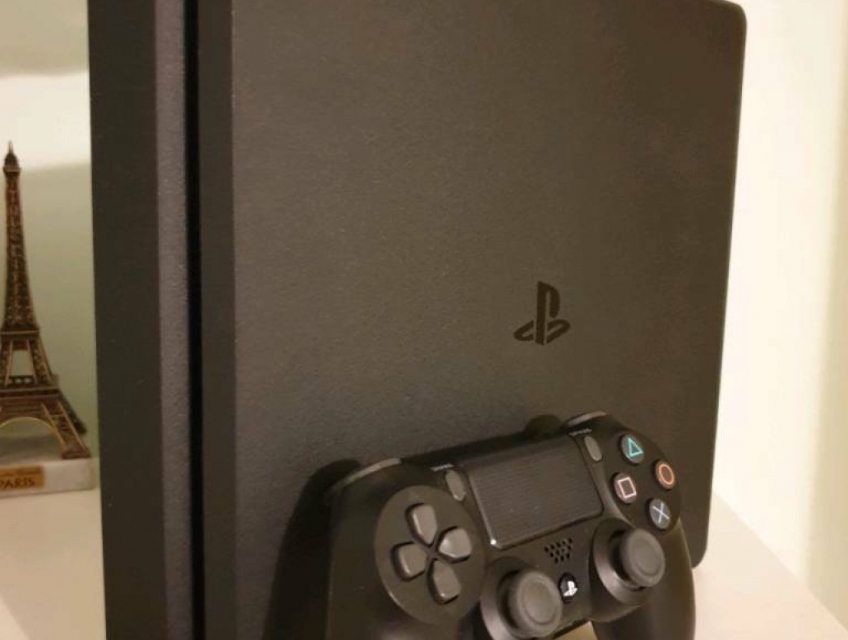 PS4 Slim hack 1TB FW 9.00