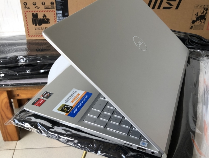 ✘ Dell inspiron 5505 Ryzen 5 4500U, RAM 8GB, SSD 256GB, VGA AMD Radeon