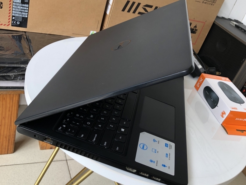 ✘ Dell Vostro 3559 i5-6200U 2.3GHz, 4GB, 500GB, Intel HD Graphics 520,