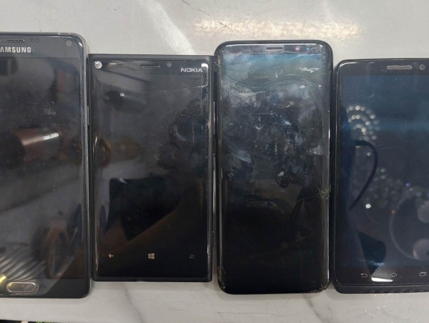 THANH LÝ 4 XÁC MÁY ĐIỆN THOẠI