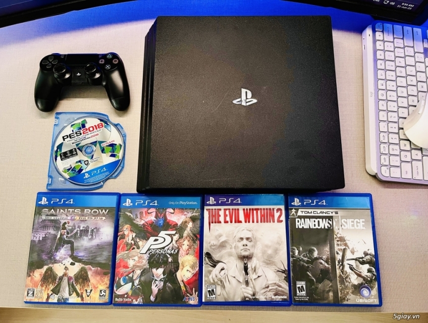 PS4 PRo 1TB tặng đĩa game