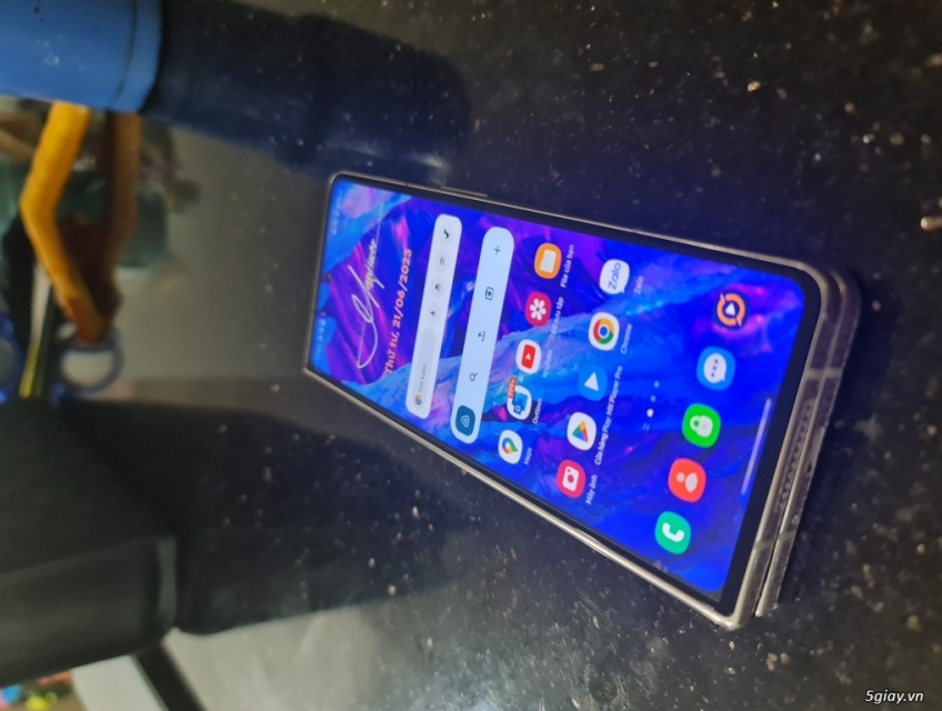 Cần bán gấp Fold4 bạc 1Tb 99% fullbox