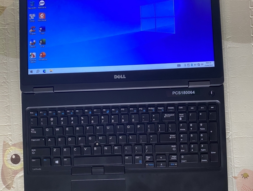 Bán DELL Latitude 5580 I5/8GB/256 SSD 15.6' như mới