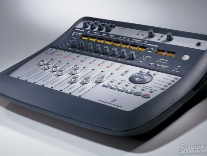 digidesign 002. Mixer số karaoke, làm show hàng đỉnh của Mỹ.