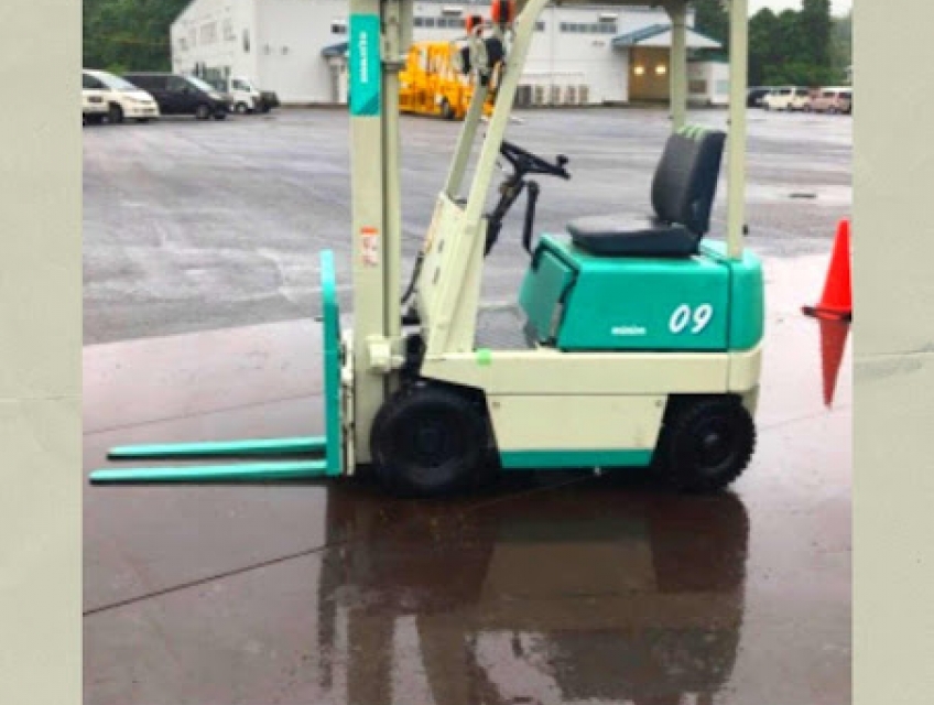 Xe Nâng Điện Ngồi mini 900kg KOMATSU chiều cao nâng 3m, năm 2005