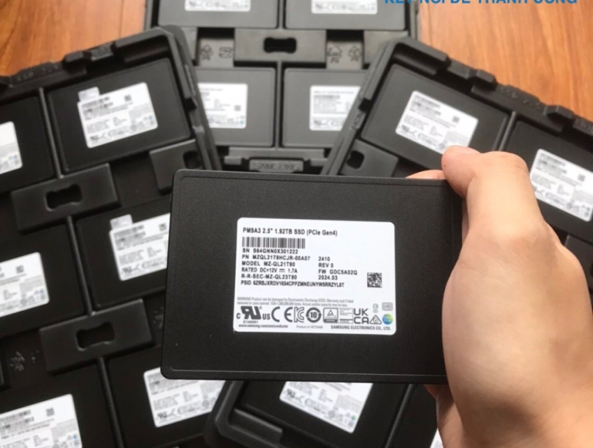 Nhà em vừa về ổ cứng SSD hàng ngập kho luôn cả nhà ơi