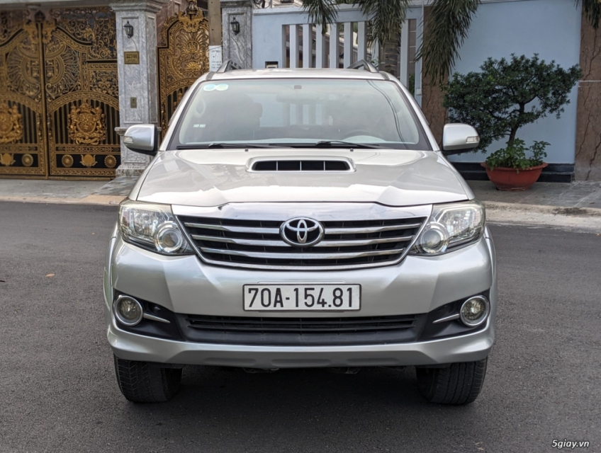 Cần bán xe Toyota Fortuner 2.5G SX 2015 ĐKLĐ 2016
