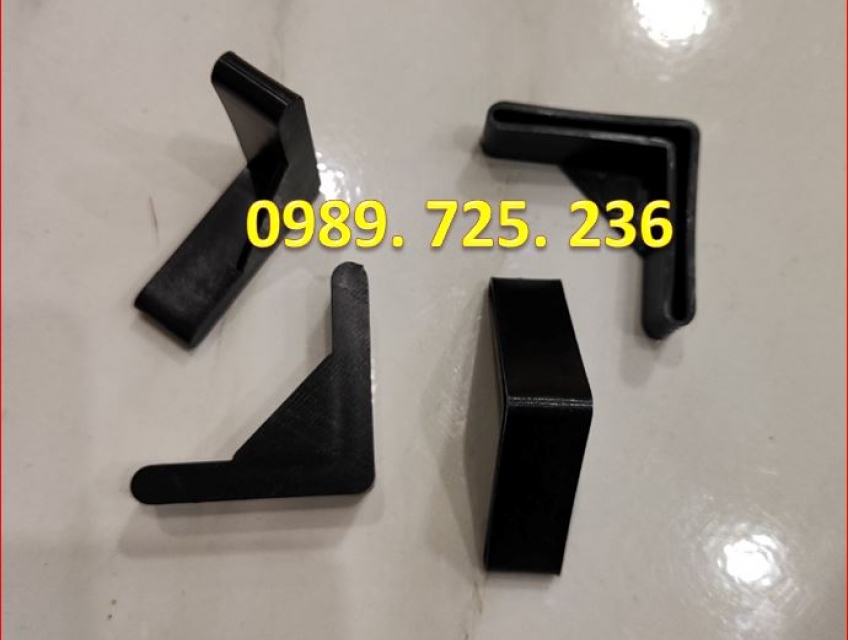 Chụp chân sắt v, chụp ke góc vuông làm bằng chất liệu gì?