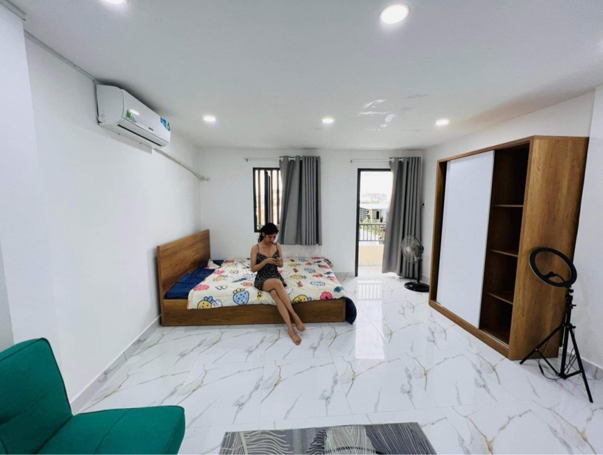TRỐNG SẴN STUDIO NHÀ MẶT TIỀN CẠNH SÂN BAY, GẦN ĐẠI HỌC GIA ĐỊNH ,